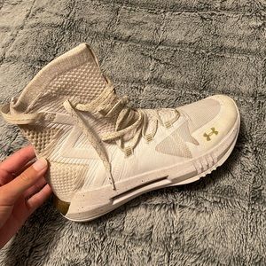 Under Armor Highlight White Volleyball Shoes - Size 8